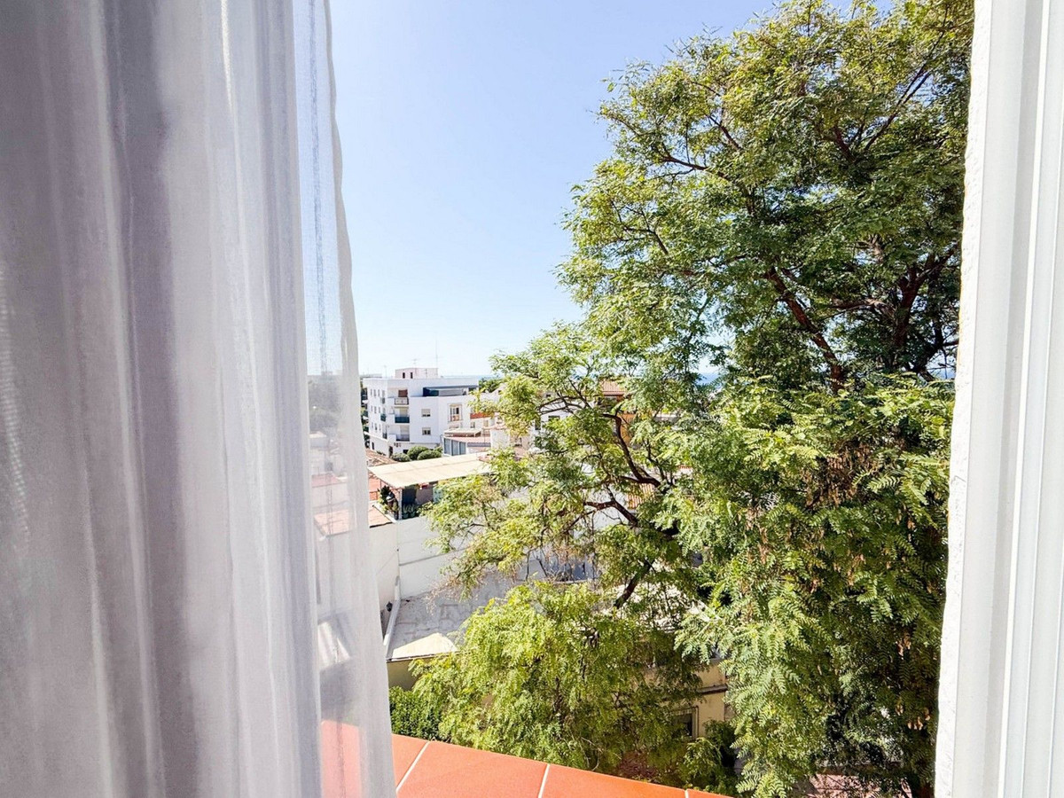 4 Bed Apartment for sale in Marbella Costa Del Sol, Málaga, Spain