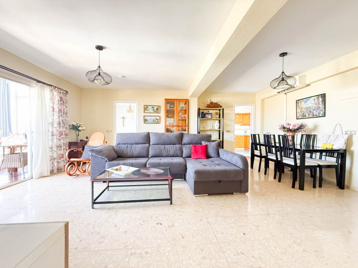 4 Bed Apartment for sale in Marbella Costa Del Sol, Málaga, Spain