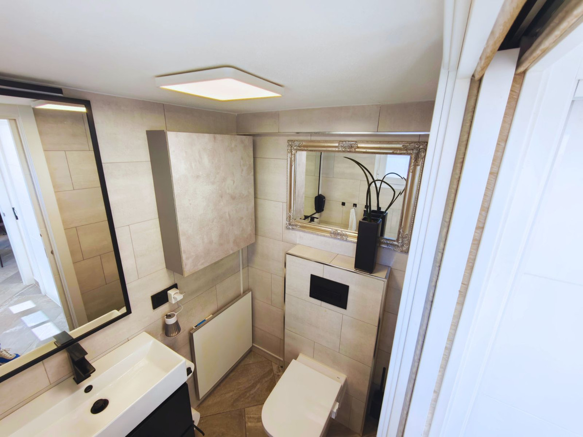 1 Bed Apartment for sale in Fuengirola Costa Del Sol, Málaga, Spain