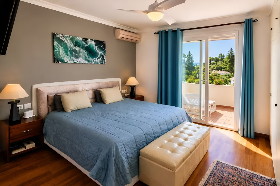 Se vende Villa - Chalet de 6 dormitorios en Costa Del Sol, Cadiz, España