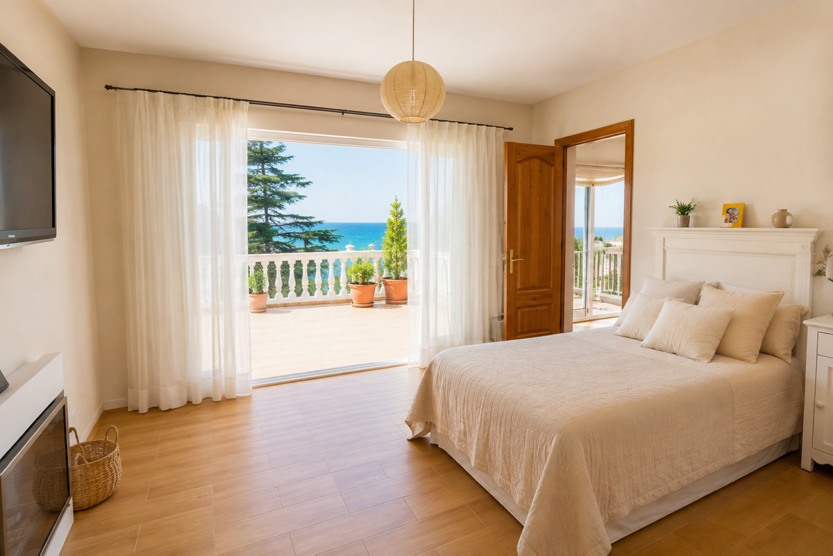 Se vende Villa - Chalet de 4 dormitorios en Costa Del Sol, Málaga, España