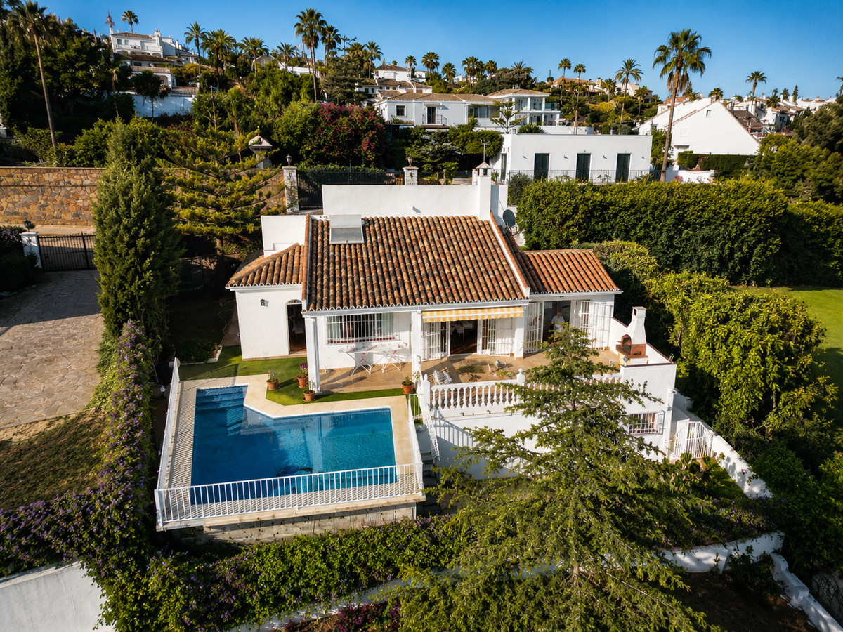 Se vende Villa - Chalet de 4 dormitorios en Costa Del Sol, Málaga, España