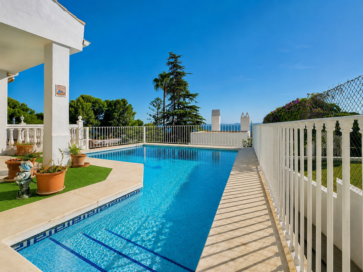 Se vende Villa - Chalet de 4 dormitorios en Costa Del Sol, Málaga, España