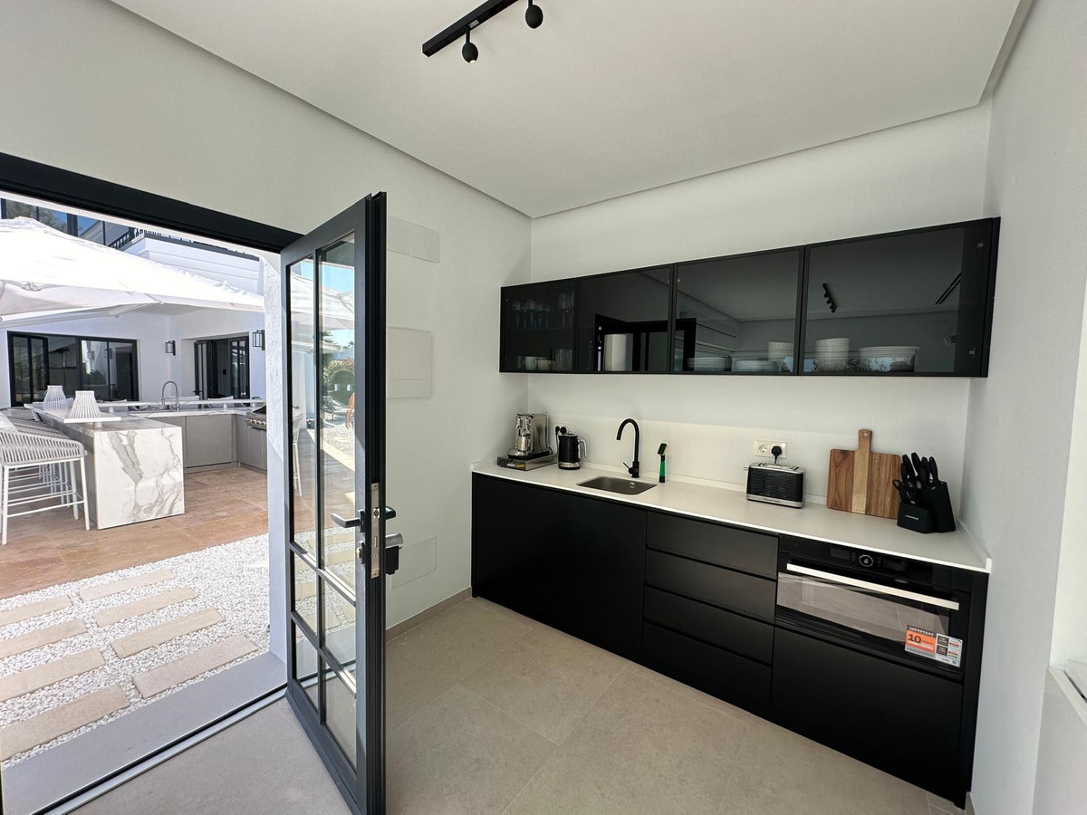 6 Bed Townhouse for sale in Sotogrande Costa Del Sol, Cádiz, Spain
