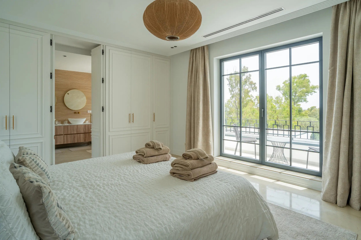 6 Bed Townhouse for sale in Sotogrande Costa Del Sol, Cádiz, Spain