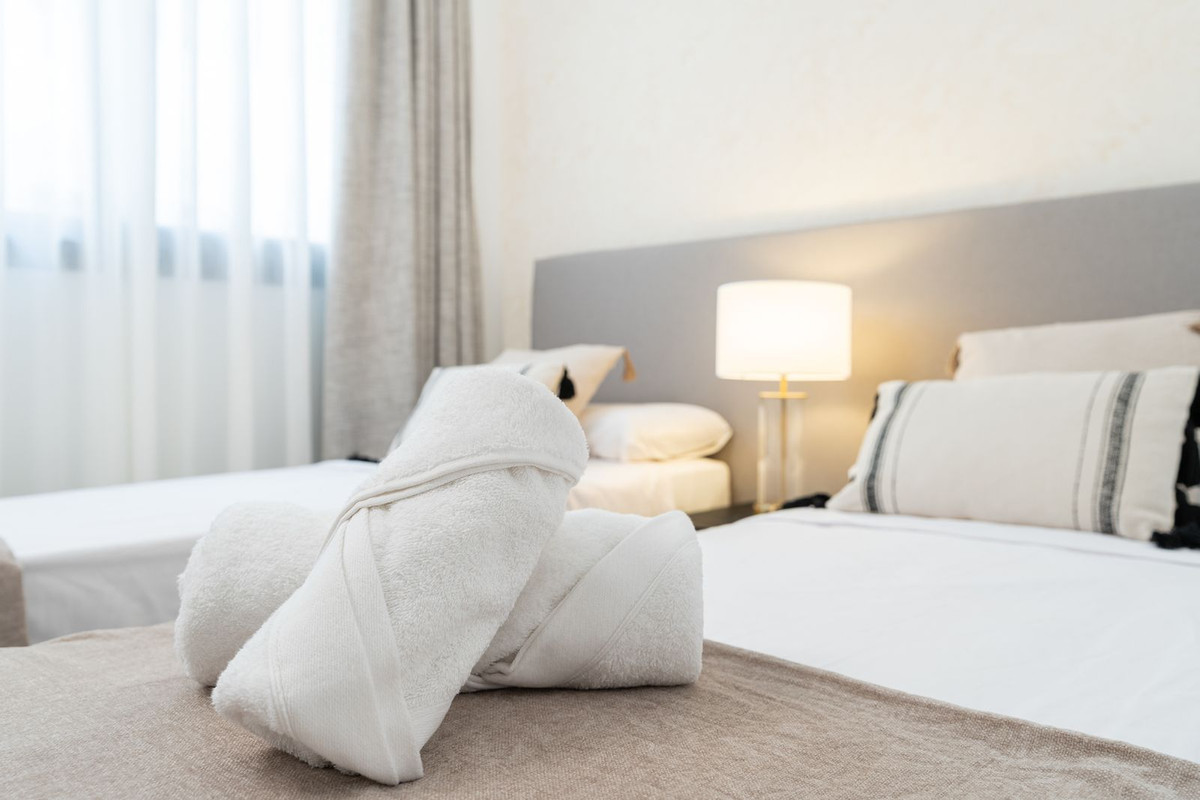 2 Bed Apartment for sale in Fuengirola Costa Del Sol, Málaga, Spain