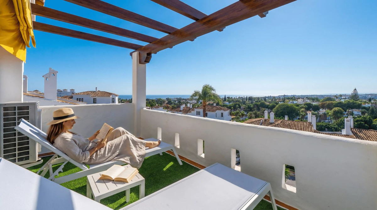 3 Bed Apartment for sale in Nueva Andalucía Costa Del Sol, Málaga, Spain