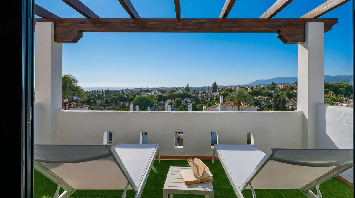 3 Bed Apartment for sale in Nueva Andalucía Costa Del Sol, Málaga, Spain