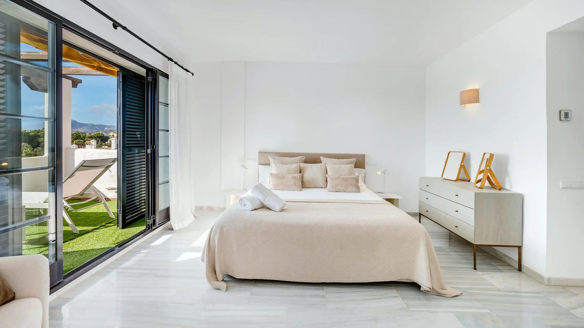3 Bed Apartment for sale in Nueva Andalucía Costa Del Sol, Málaga, Spain