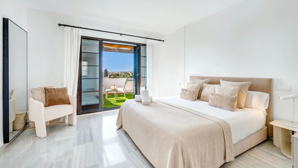 3 Bed Apartment for sale in Nueva Andalucía Costa Del Sol, Málaga, Spain