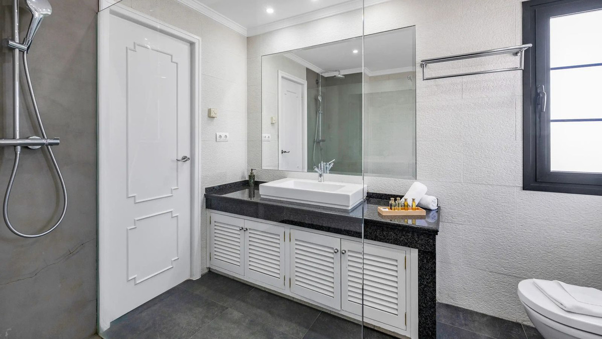 3 Bed Apartment for sale in Nueva Andalucía Costa Del Sol, Málaga, Spain