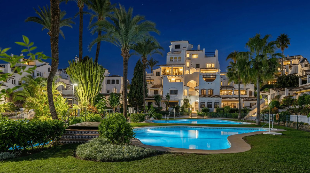 3 Bed Apartment for sale in Nueva Andalucía Costa Del Sol, Málaga, Spain