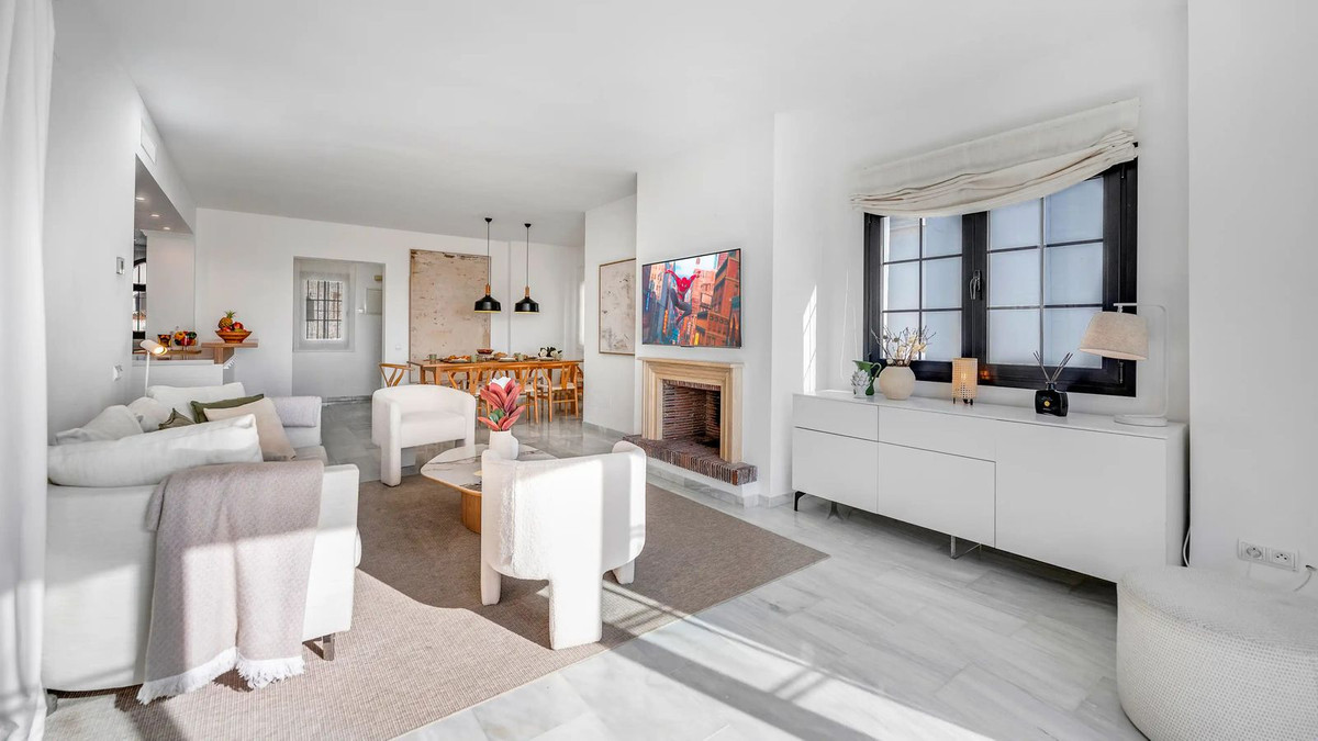 3 Bed Apartment for sale in Nueva Andalucía Costa Del Sol, Málaga, Spain