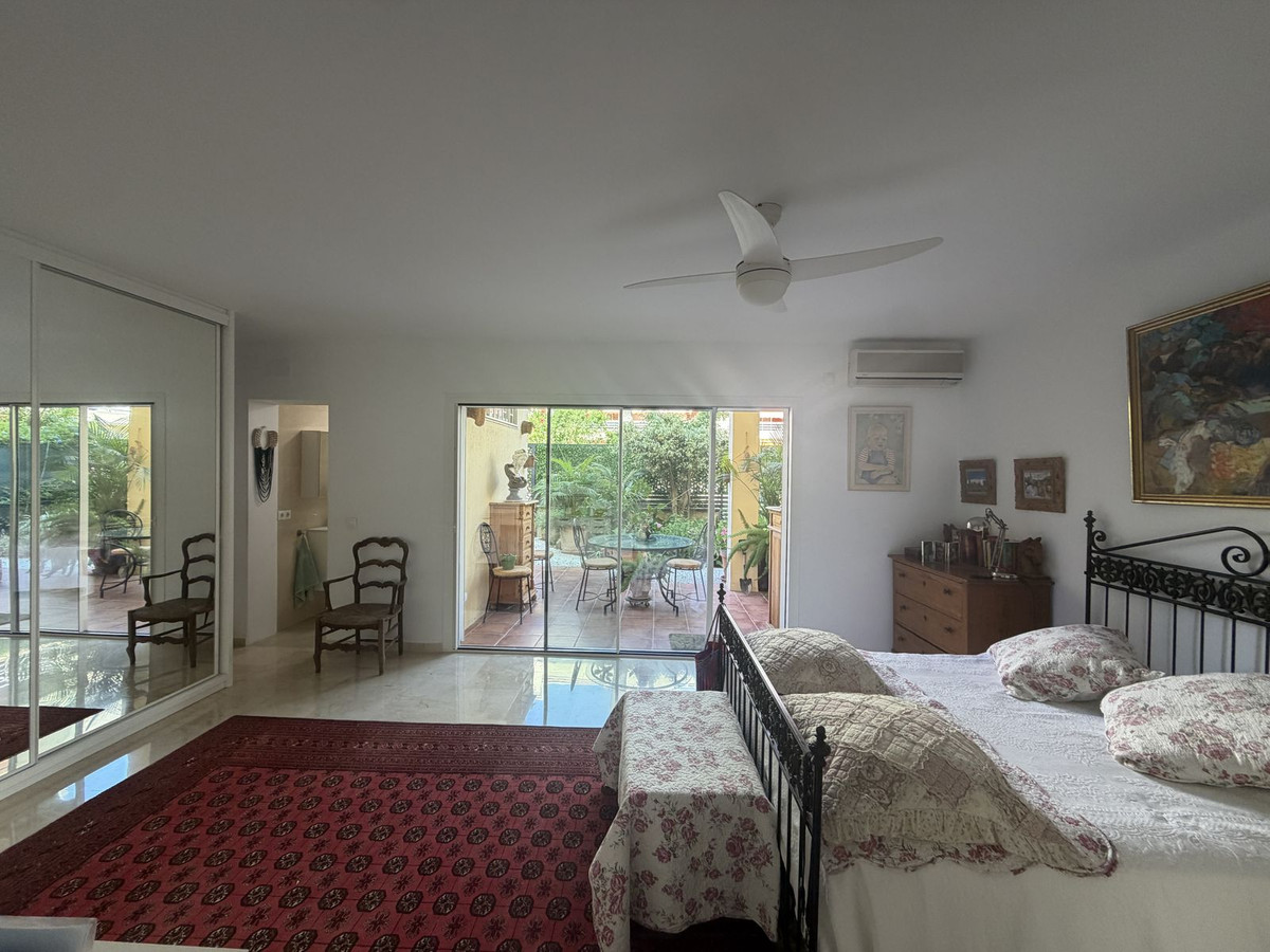 3 Bed Apartment for sale in Marbella Costa Del Sol, Málaga, Spain