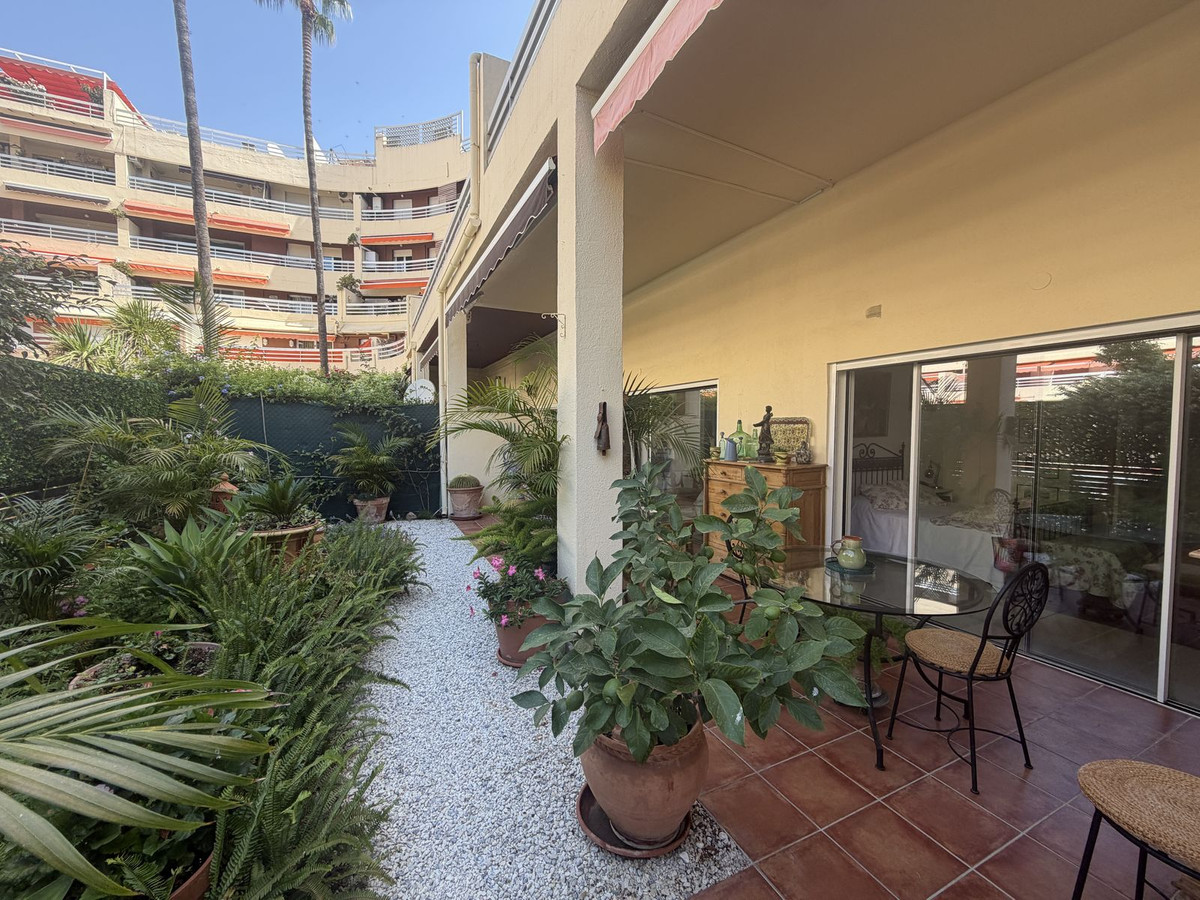 3 Bed Apartment for sale in Marbella Costa Del Sol, Málaga, Spain