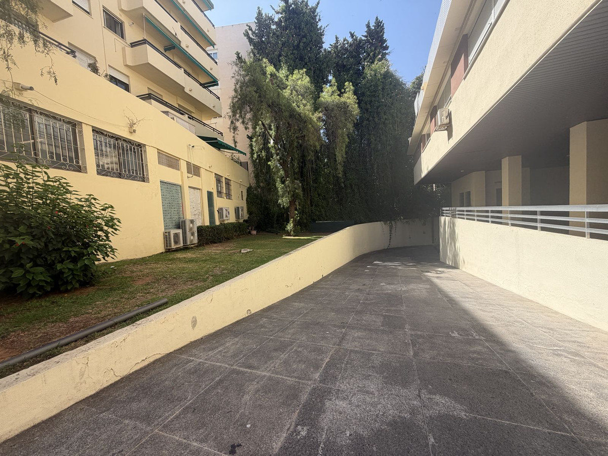 3 Bed Apartment for sale in Marbella Costa Del Sol, Málaga, Spain