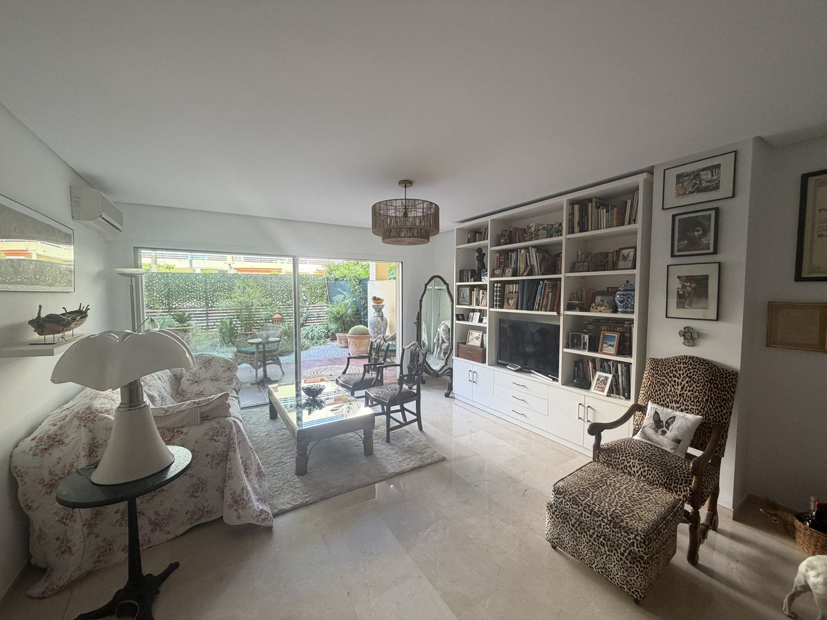 3 Bed Apartment for sale in Marbella Costa Del Sol, Málaga, Spain