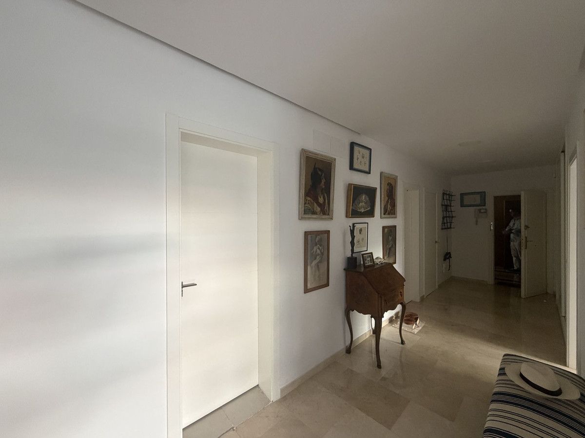 3 Bed Apartment for sale in Marbella Costa Del Sol, Málaga, Spain
