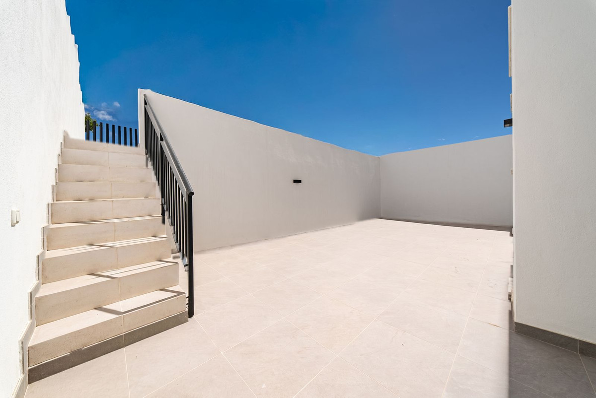 2 Bed Apartment for sale in El Chaparral Costa Del Sol, Málaga, Spain