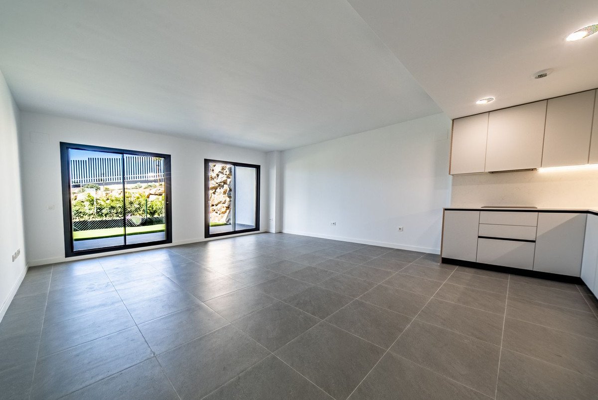 2 Bed Apartment for sale in El Chaparral Costa Del Sol, Málaga, Spain