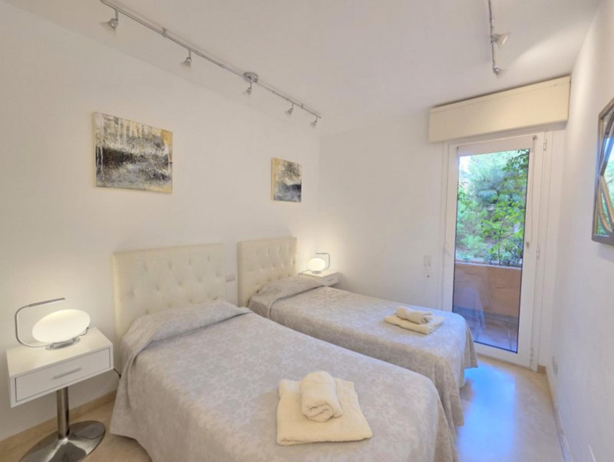 3 Bed Apartment for sale in La Duquesa Costa Del Sol, Málaga, Spain