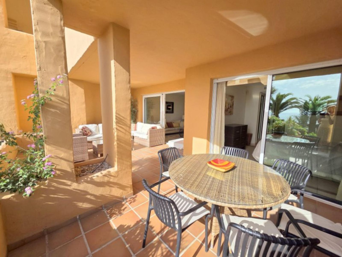 3 Bed Apartment for sale in La Duquesa Costa Del Sol, Málaga, Spain