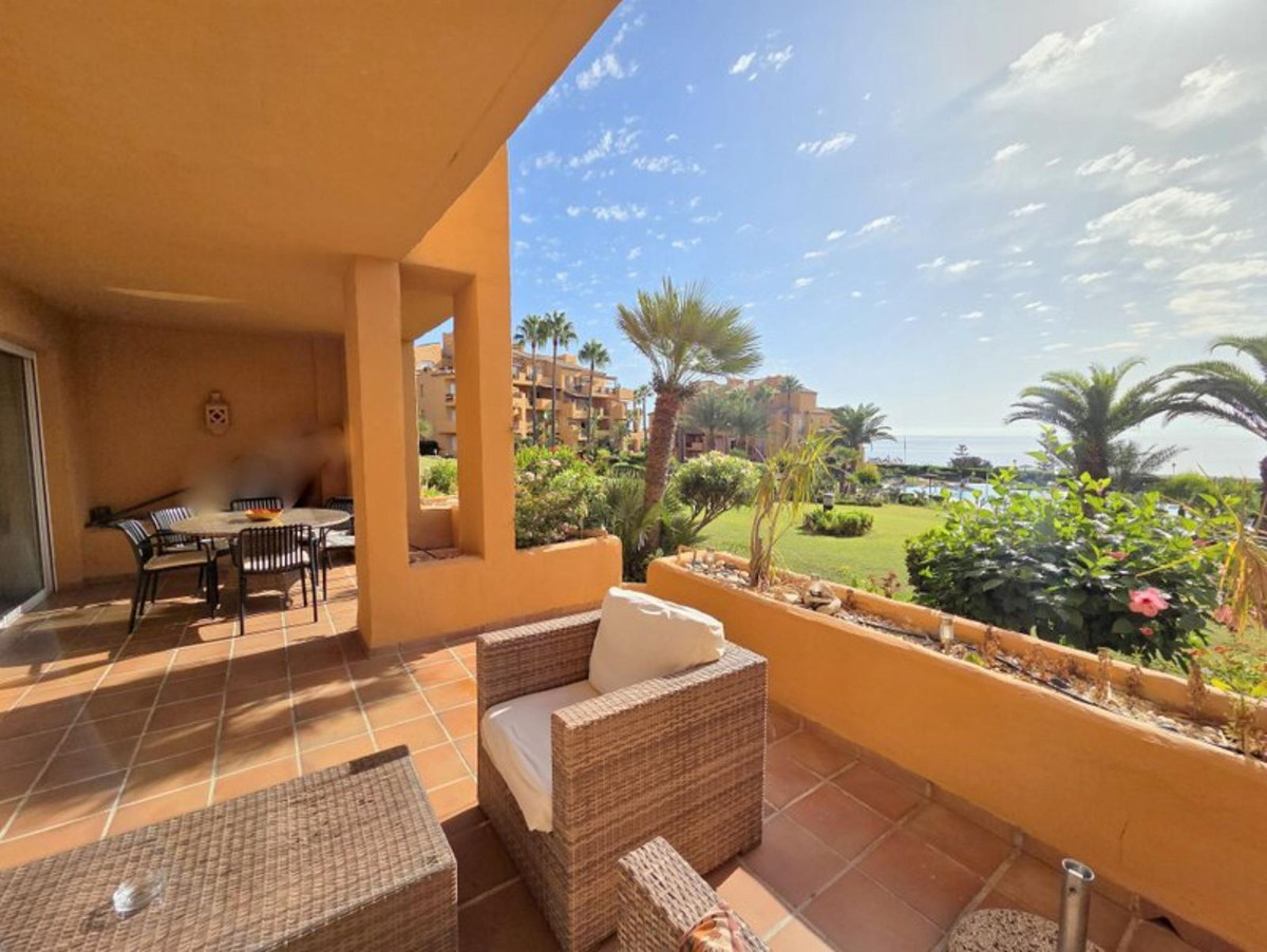 3 Bed Apartment for sale in La Duquesa Costa Del Sol, Málaga, Spain