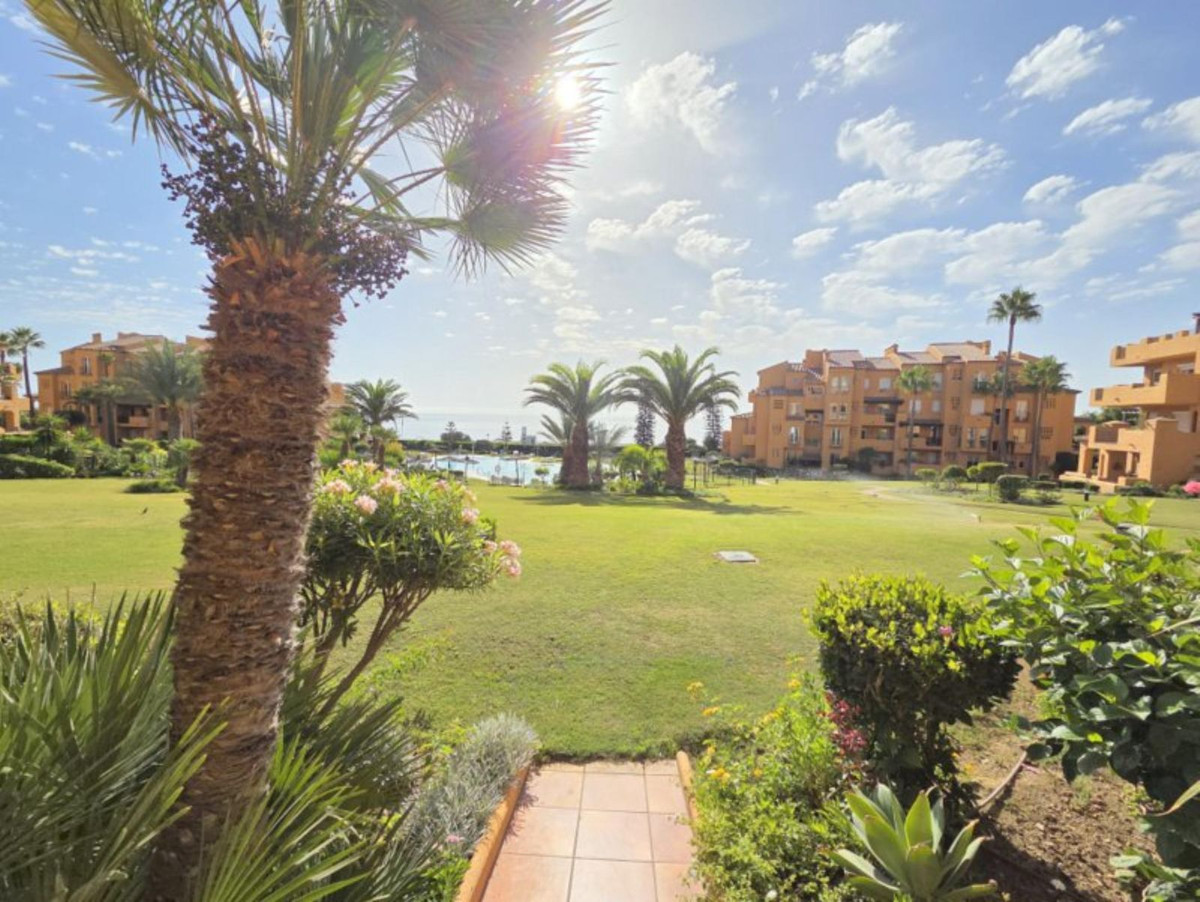 3 Bed Apartment for sale in La Duquesa Costa Del Sol, Málaga, Spain