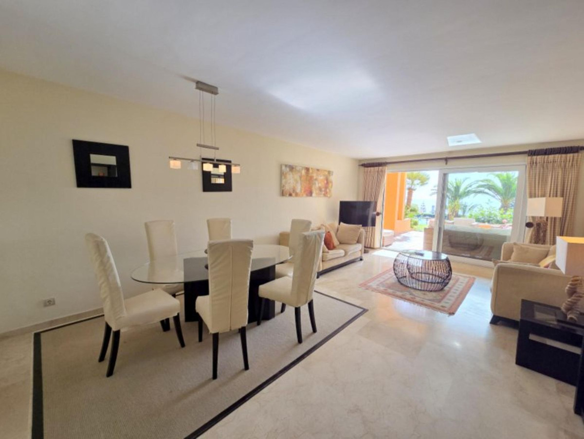 3 Bed Apartment for sale in La Duquesa Costa Del Sol, Málaga, Spain