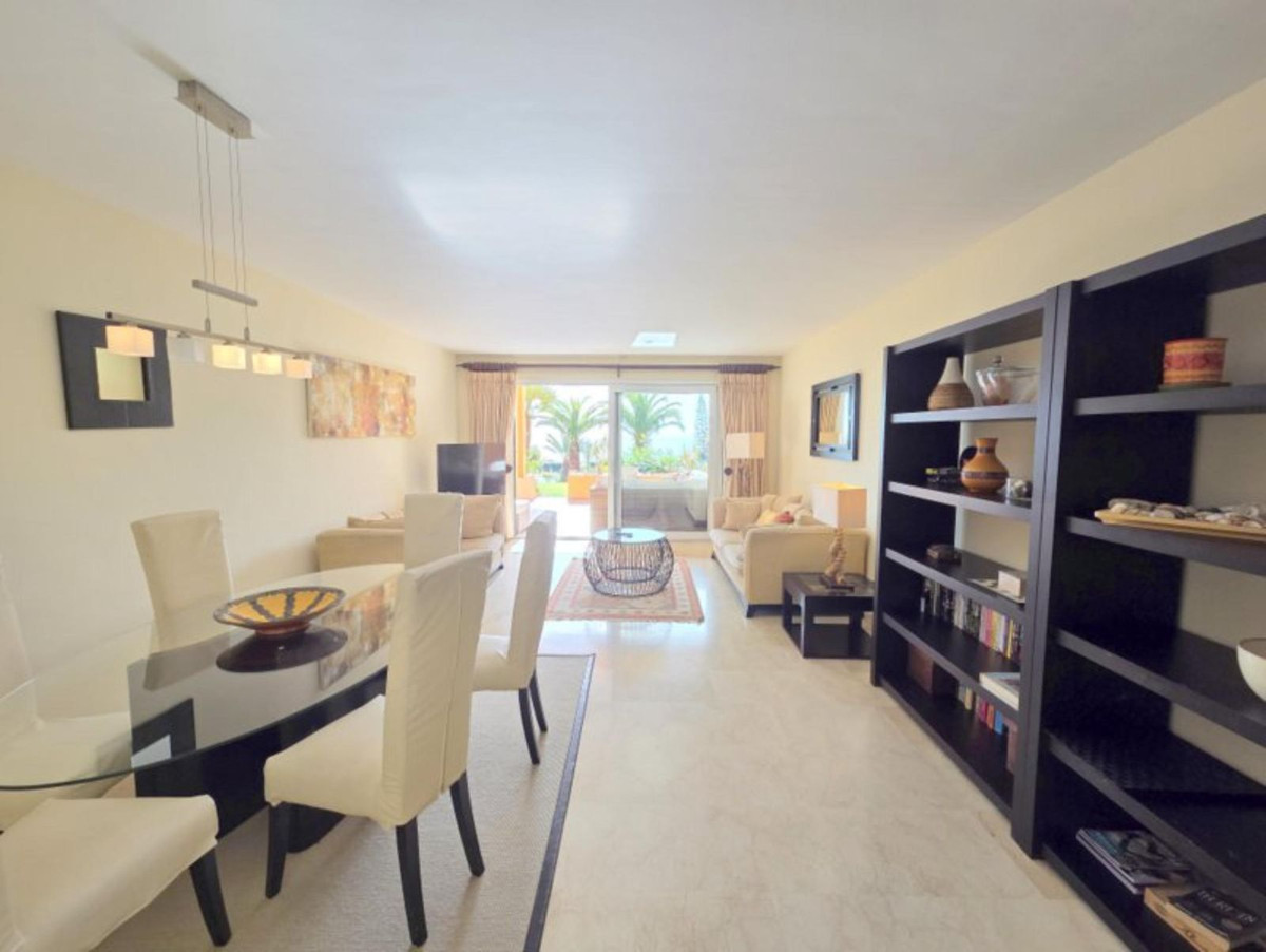 3 Bed Apartment for sale in La Duquesa Costa Del Sol, Málaga, Spain