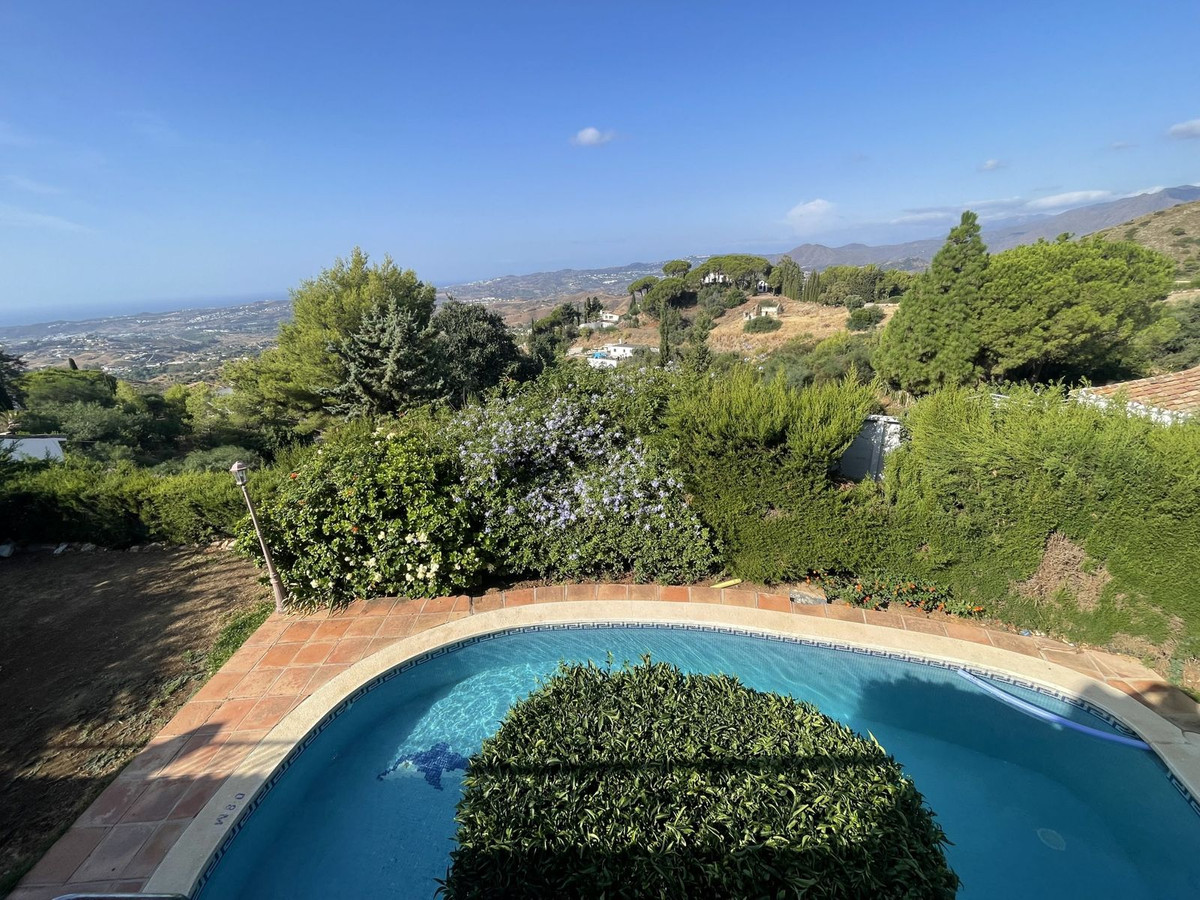 4 Bed Townhouse for sale in Mijas Costa Del Sol, Málaga, Spain