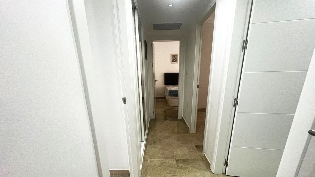 Se vende Apartamento Planta Media de 3 dormitorios en Costa Del Sol, Málaga, España