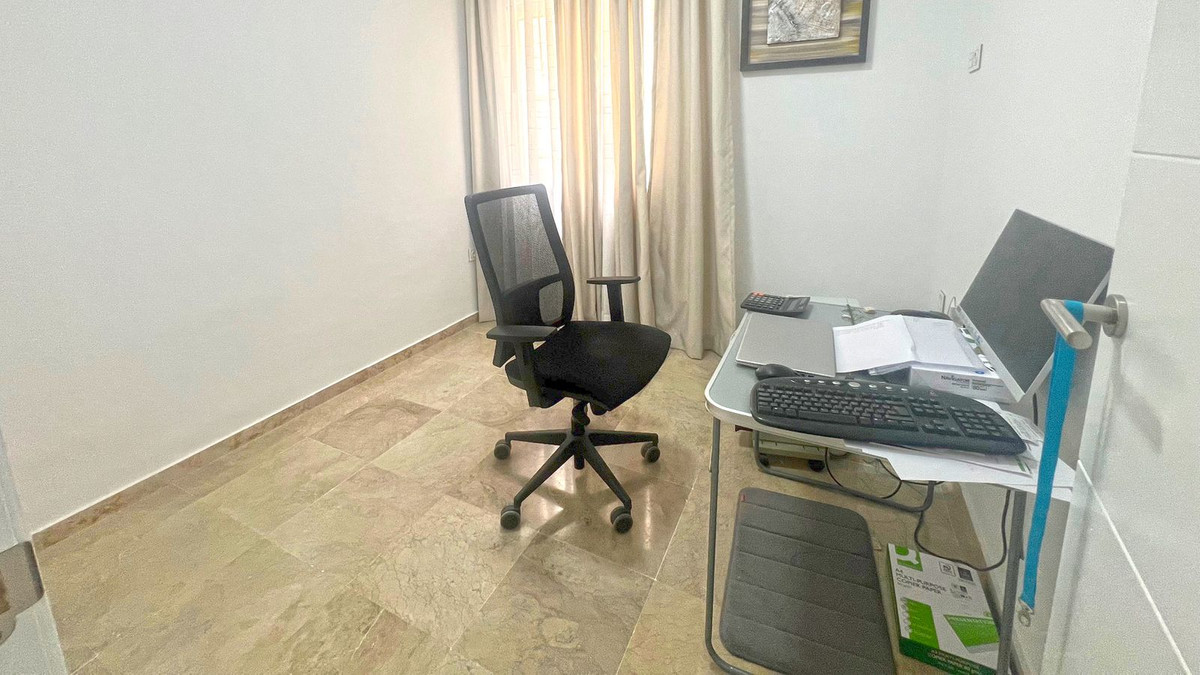 Se vende Apartamento Planta Media de 3 dormitorios en Costa Del Sol, Málaga, España