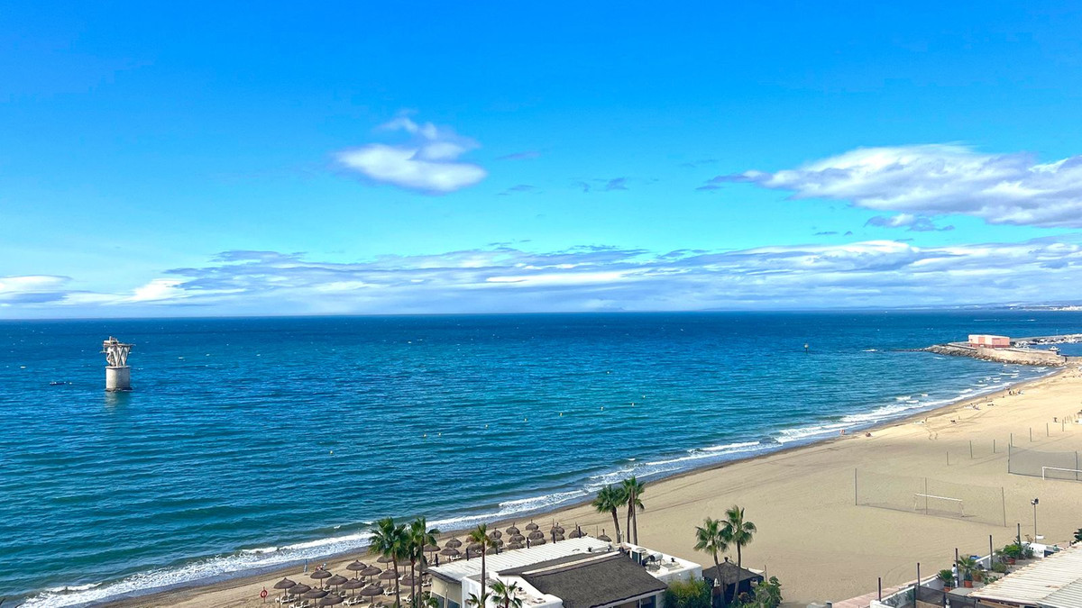 Se vende Apartamento Planta Media de 3 dormitorios en Costa Del Sol, Málaga, España