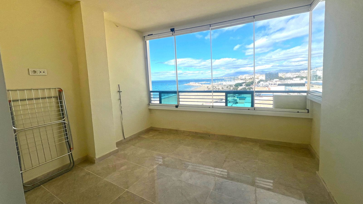 Se vende Apartamento Planta Media de 3 dormitorios en Costa Del Sol, Málaga, España