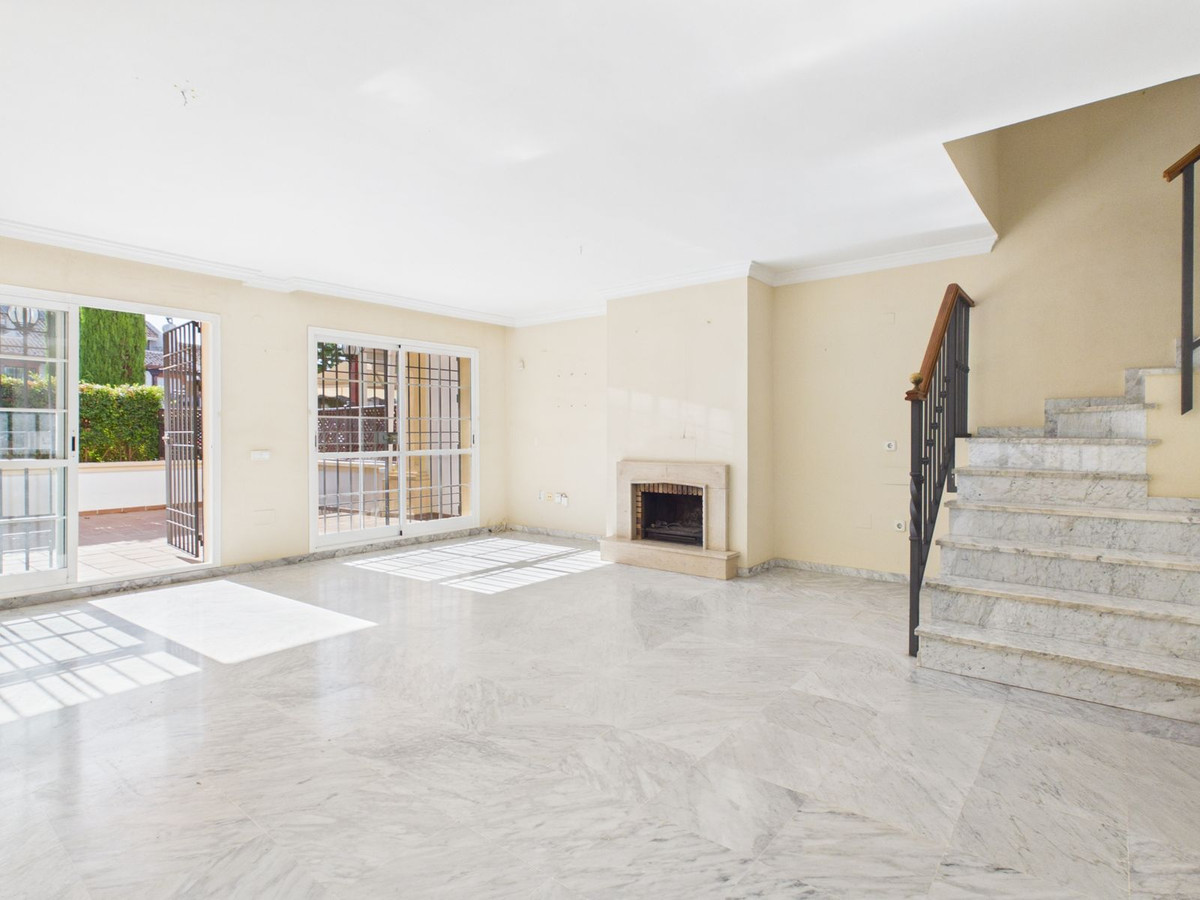 4 Bed Townhouse for sale in Marbella Costa Del Sol, Málaga, Spain