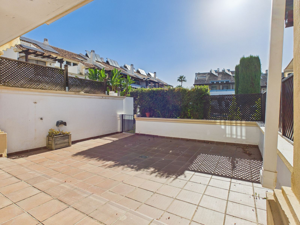 4 Bed Townhouse for sale in Marbella Costa Del Sol, Málaga, Spain