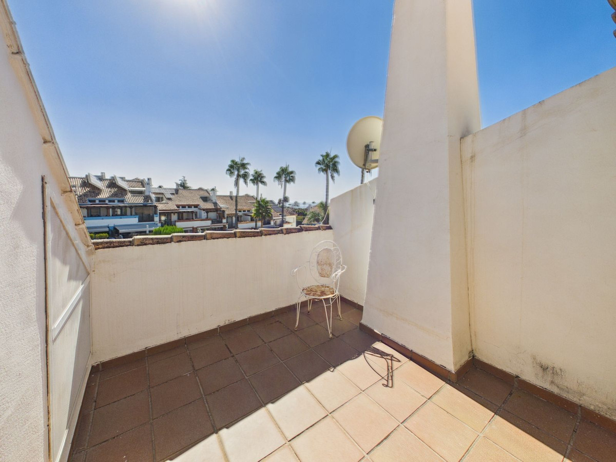 4 Bed Townhouse for sale in Marbella Costa Del Sol, Málaga, Spain