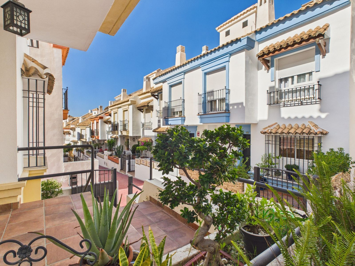 4 Bed Townhouse for sale in Marbella Costa Del Sol, Málaga, Spain