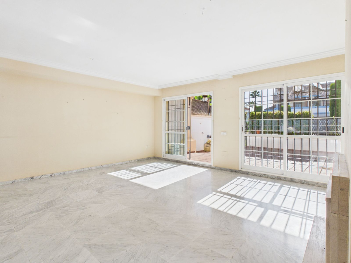 4 Bed Townhouse for sale in Marbella Costa Del Sol, Málaga, Spain