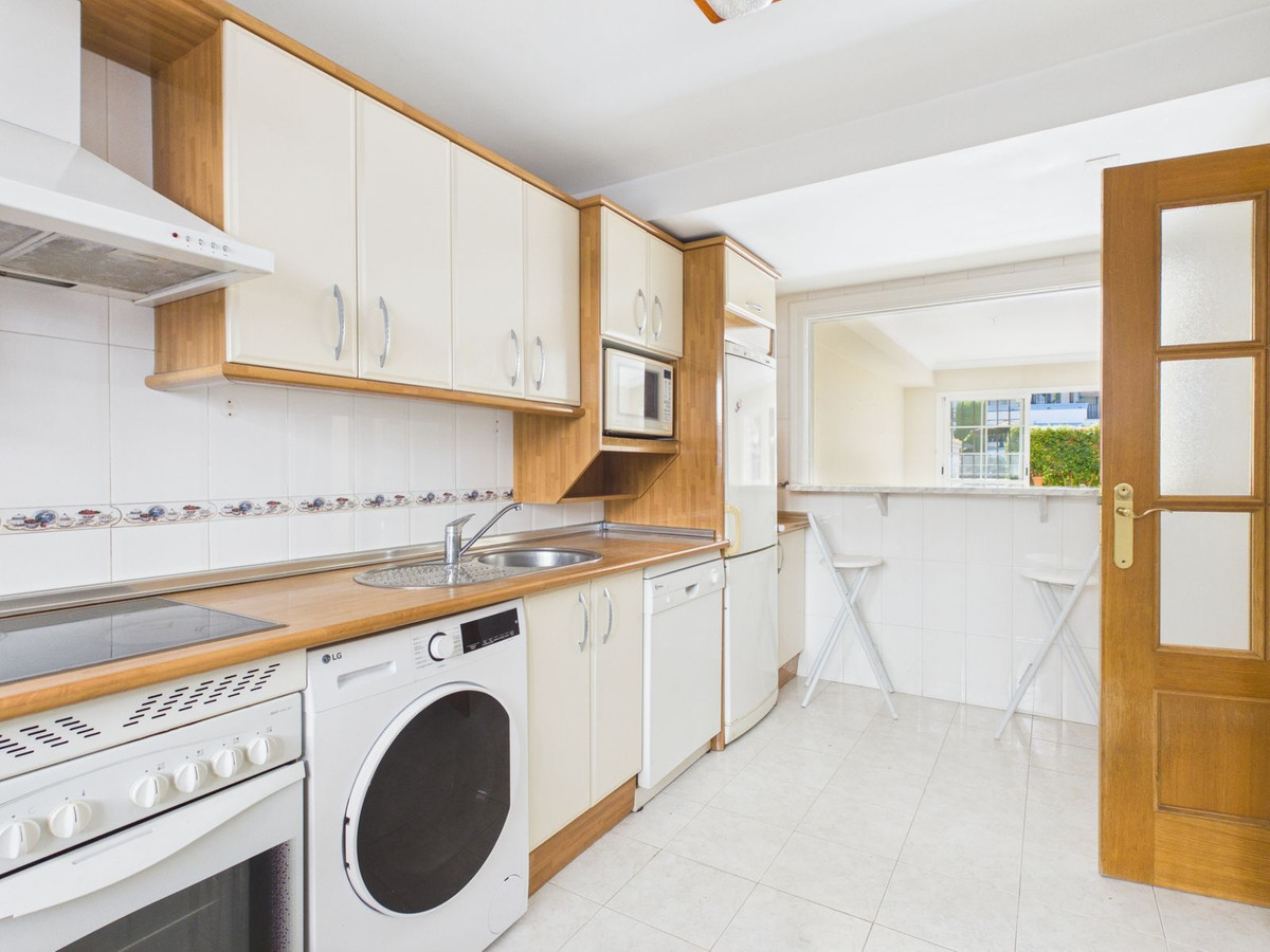 4 Bed Townhouse for sale in Marbella Costa Del Sol, Málaga, Spain