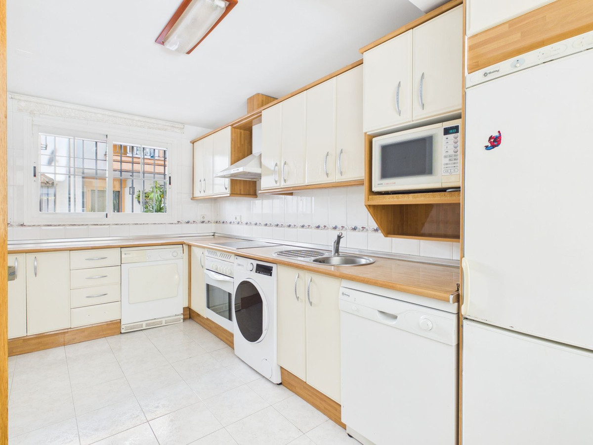 4 Bed Townhouse for sale in Marbella Costa Del Sol, Málaga, Spain