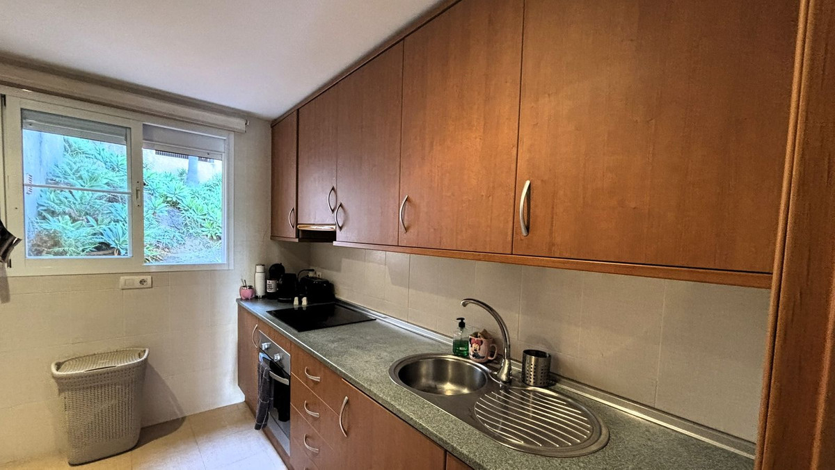 Se vende Apartamento Planta Media de 2 dormitorios en Costa Del Sol, Málaga, España
