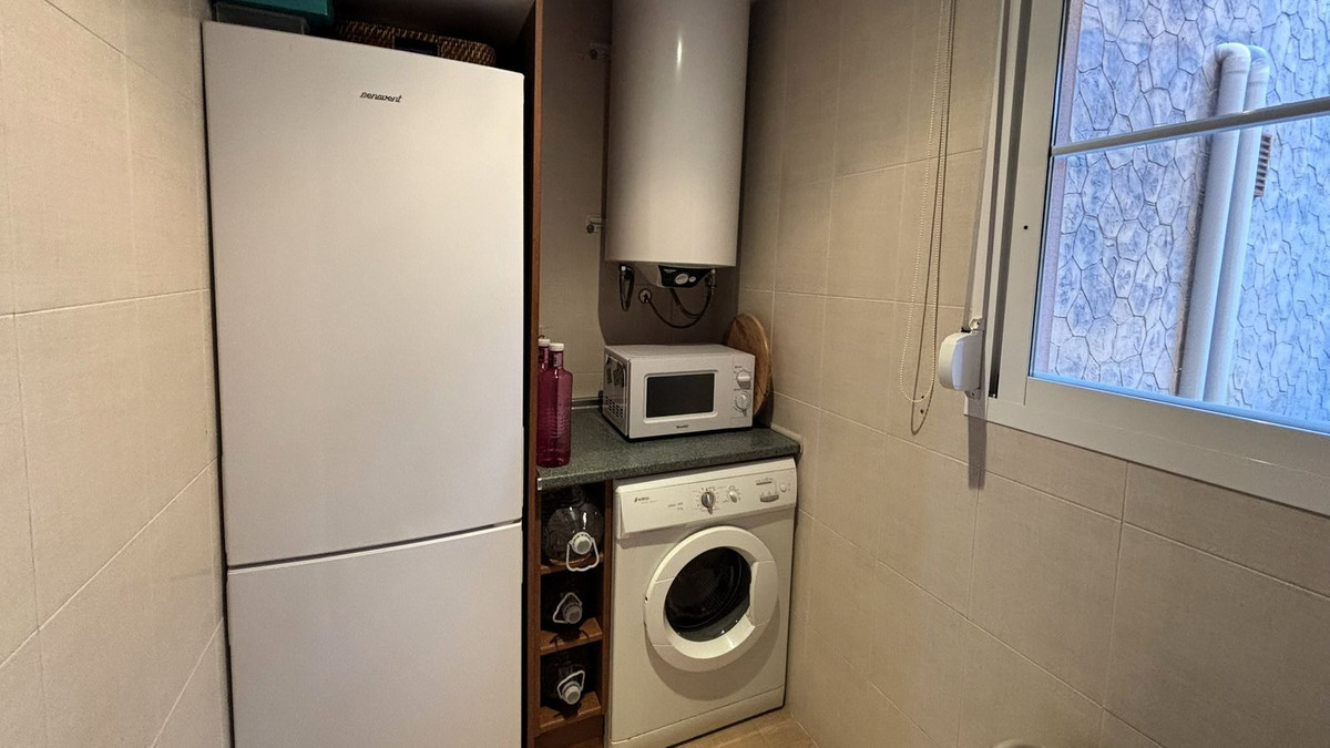 Se vende Apartamento Planta Media de 2 dormitorios en Costa Del Sol, Málaga, España