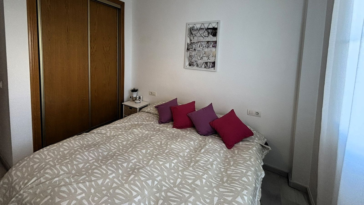 Se vende Apartamento Planta Media de 2 dormitorios en Costa Del Sol, Málaga, España