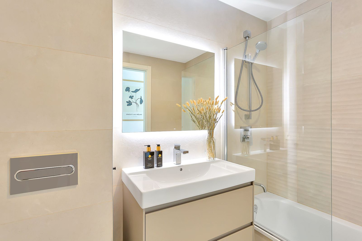 2 Bed Apartment for sale in Elviria Costa Del Sol, Málaga, Spain