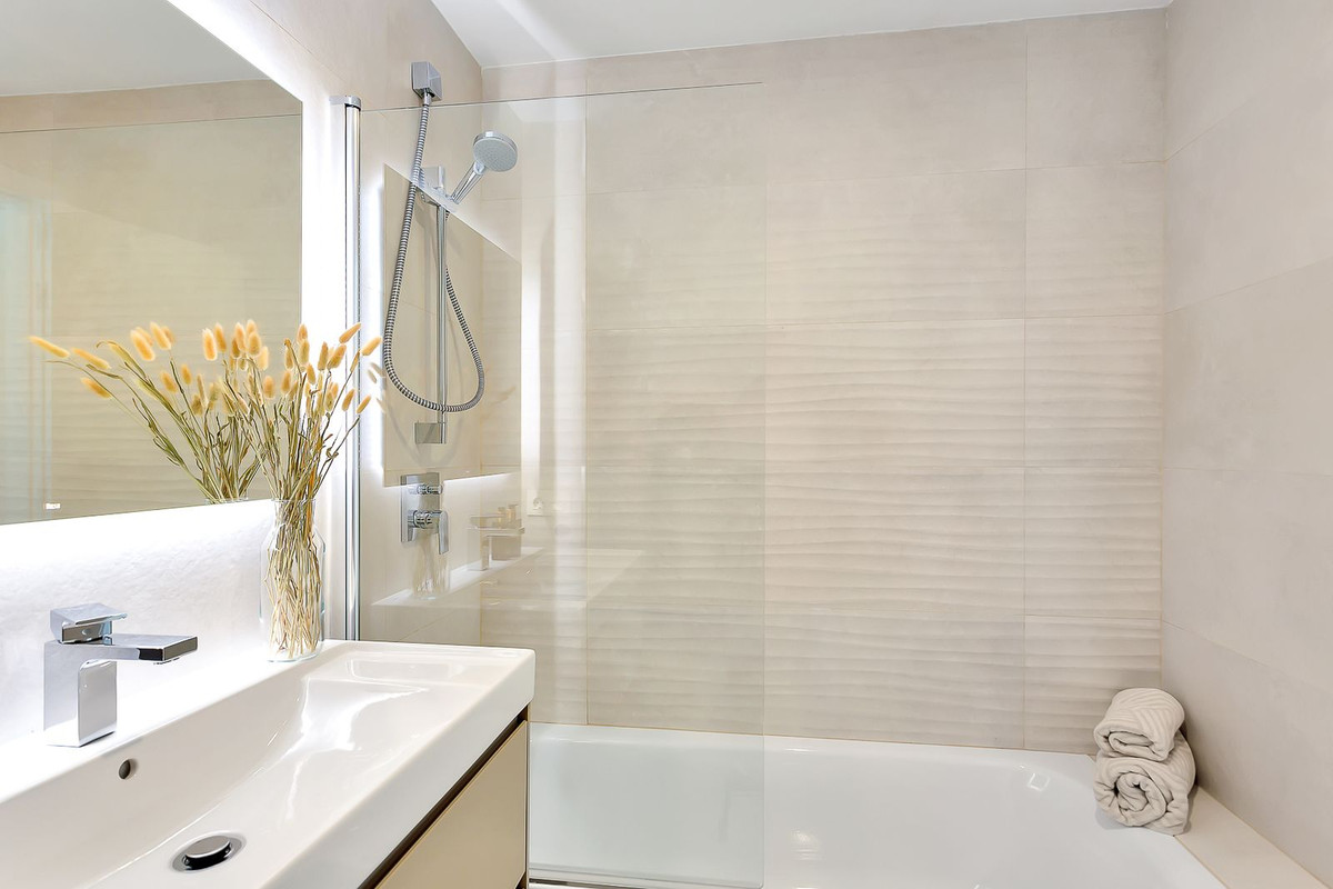 2 Bed Apartment for sale in Elviria Costa Del Sol, Málaga, Spain