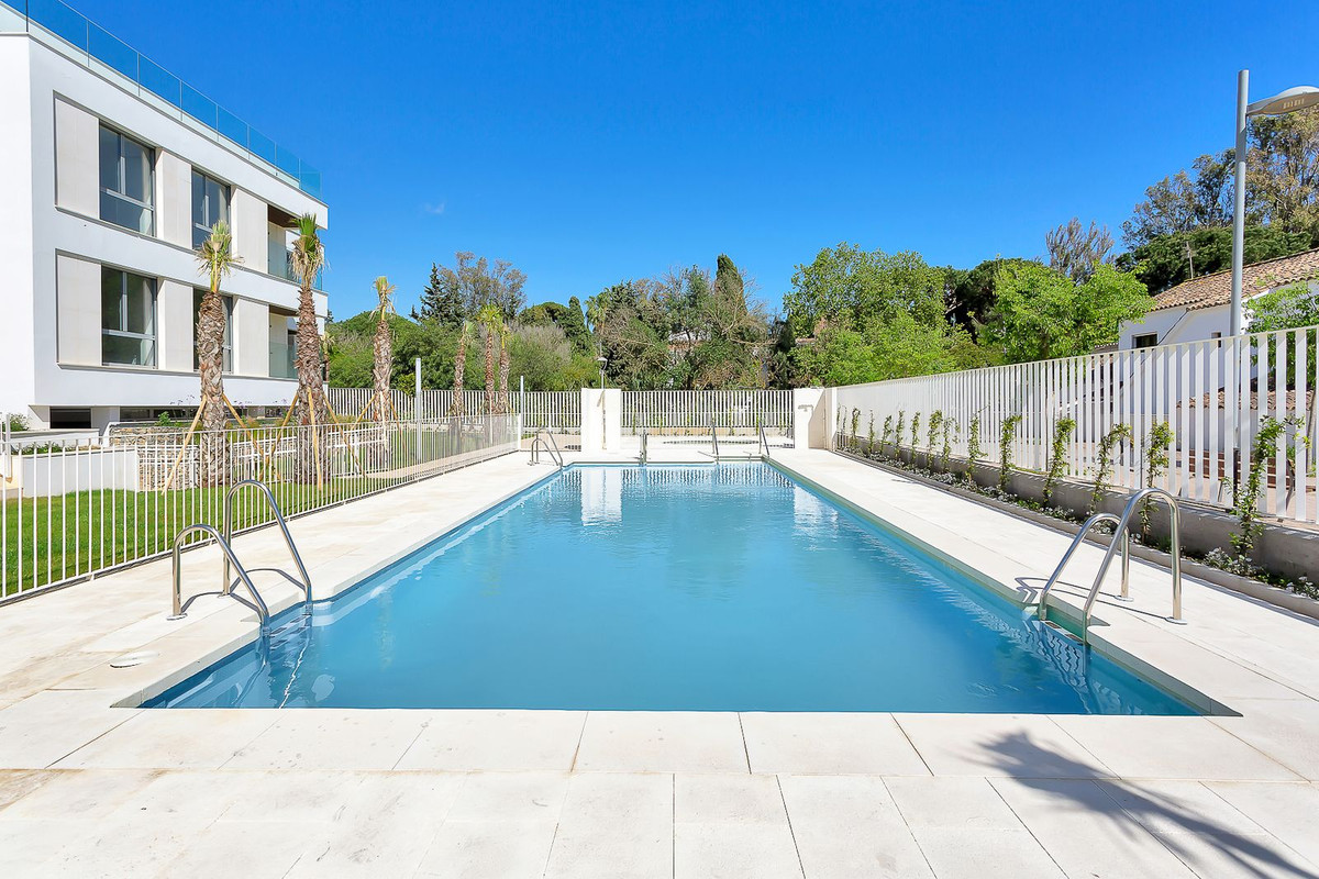 2 Bed Apartment for sale in Elviria Costa Del Sol, Málaga, Spain