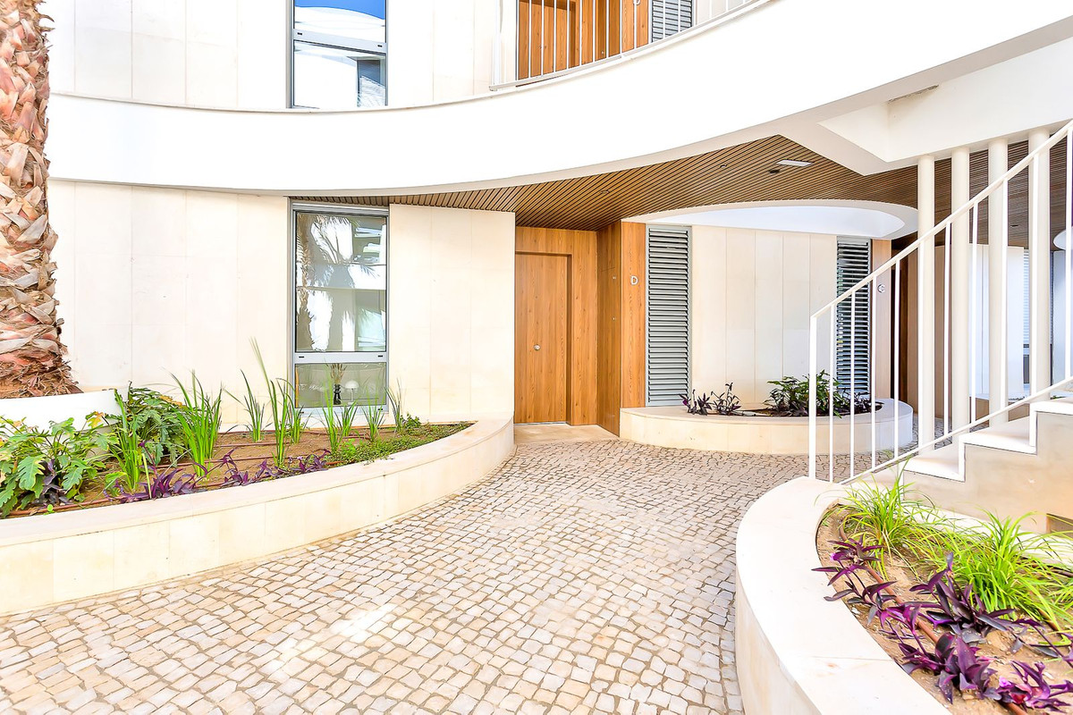 2 Bed Apartment for sale in Elviria Costa Del Sol, Málaga, Spain