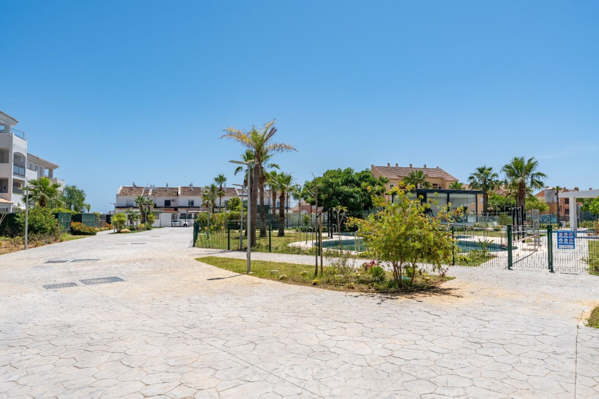Se vende Apartamento Planta Baja de 2 dormitorios en Costa Del Sol, Málaga, España